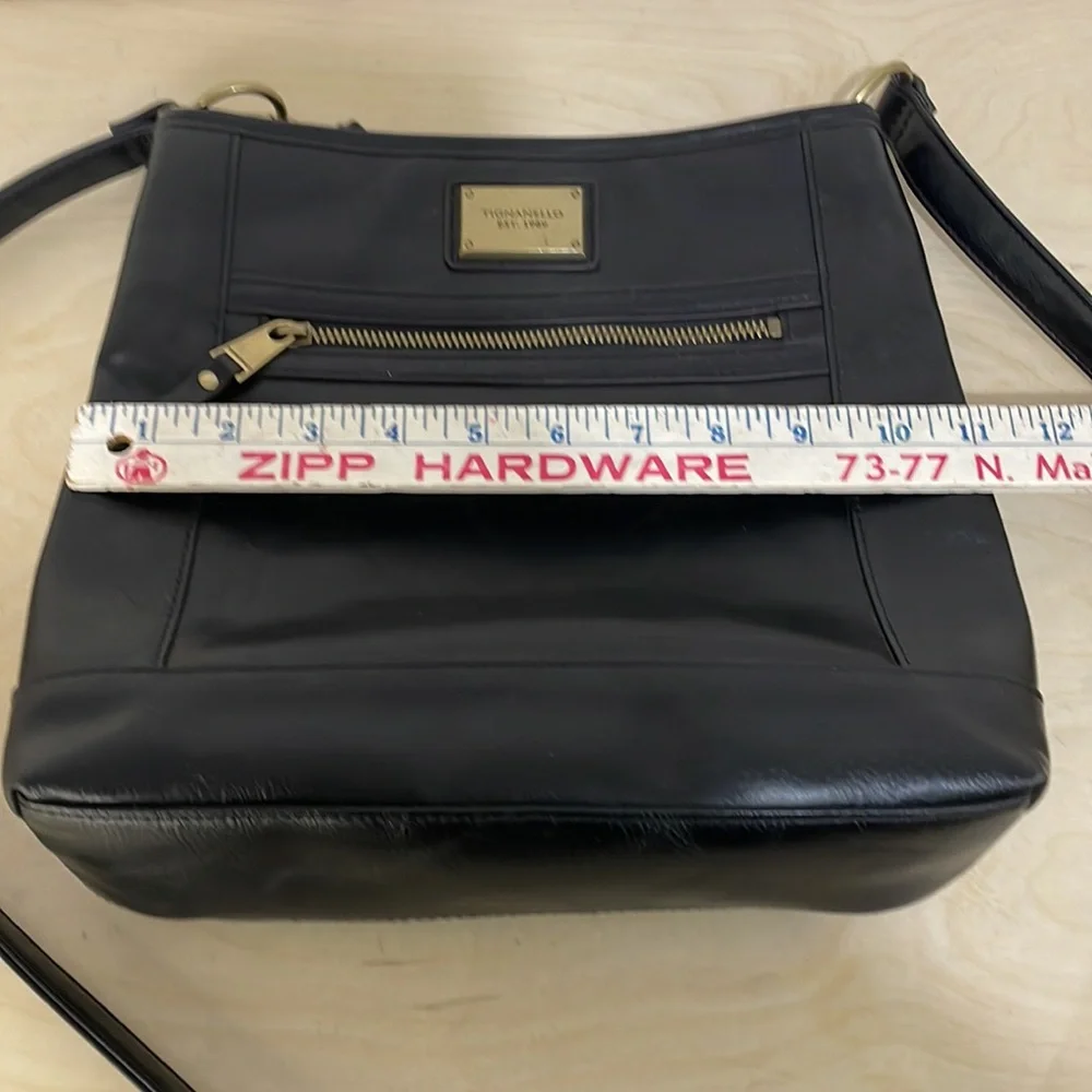TIGNANELLO Women Black Leather Adjustable Strap Crossbody Shoulder Bag‎ Purse